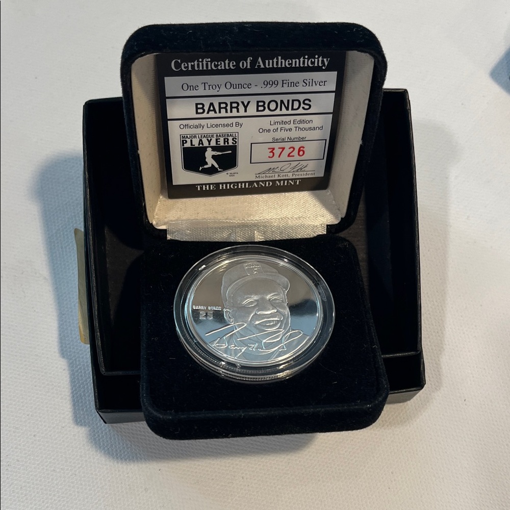 Highland Mint Barry Bonds .999 - 1 oz Silver Coin 3726/5000